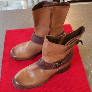 Crown Vintage Boots